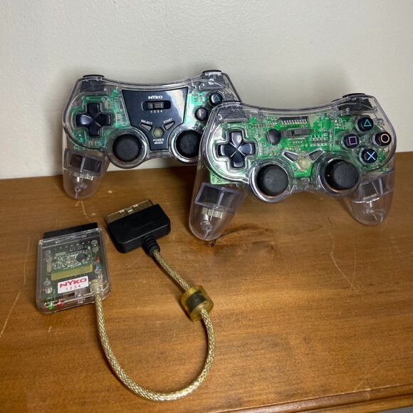NYKO Wireless Game System Controllers Clear Playstation PS2 & Receiver - Picture 1 of 7
